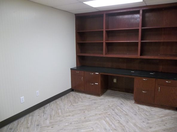 Office Space on 69th & Slide: 5145 69th St, Lubbock, TX 79424